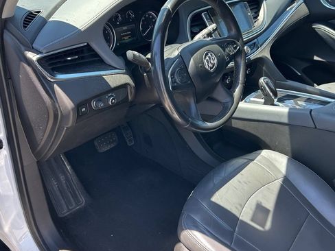Used 2018 Buick Enclave Essence AWD/4WD image 12