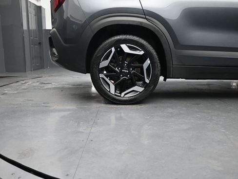 Used 2024 Kia Seltos SX w/ SX Sunroof Package image 10