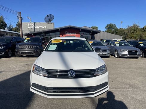 Used 2016 Volkswagen Jetta S image 3