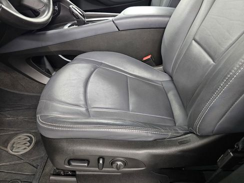 Used 2019 Buick Enclave Essence w/ Trailering Package, 5000 lbs. FWD image 15