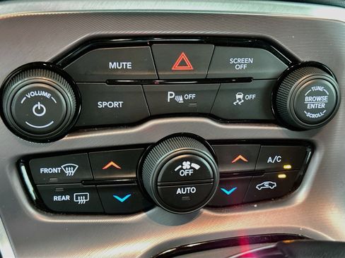 Used 2022 Dodge Challenger GT AWD/4WD image 22