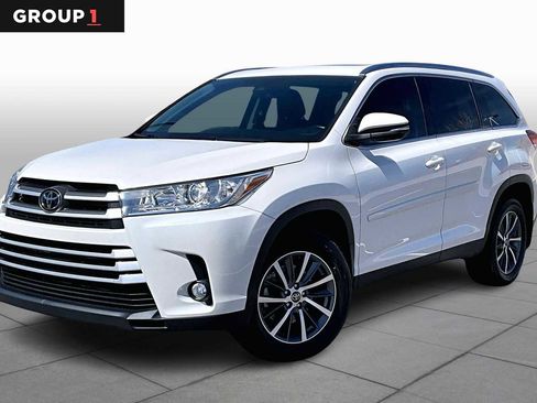 Used 2019 Toyota Highlander XLE image 1