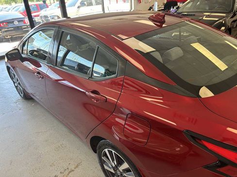 Used 2020 Nissan Versa SV w/ Trunk Package FWD image 11
