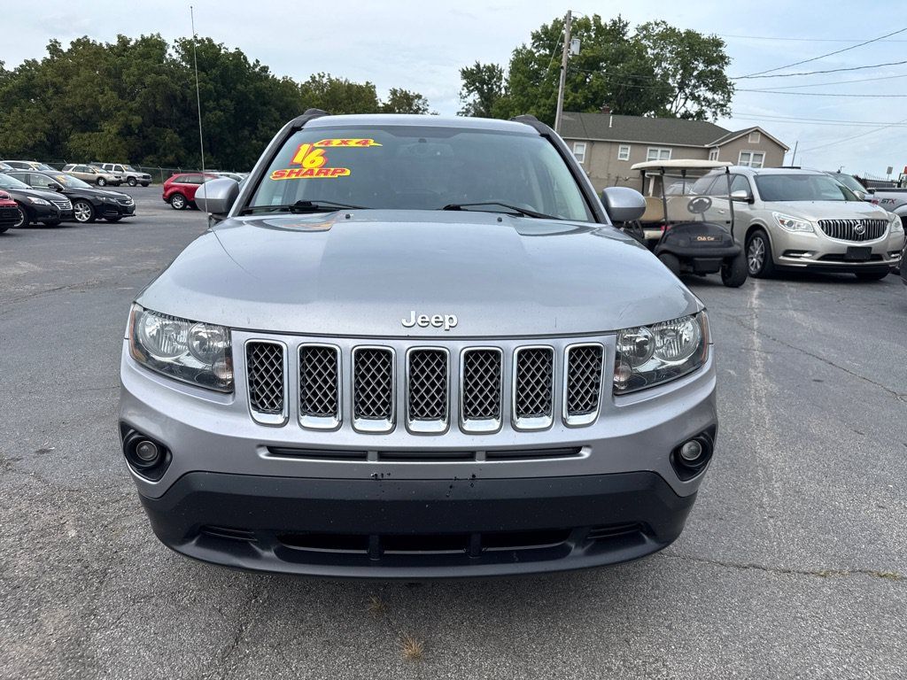 Used 2016 Jeep Compass Latitude AWD/4WD image 3