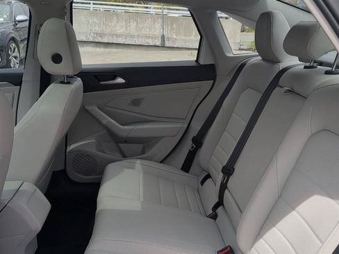 Used 2023 Volkswagen Jetta SE w/ Panoramic Sunroof Package FWD image 13
