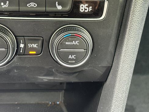 Used 2019 Volkswagen Tiguan SEL R-Line image 29