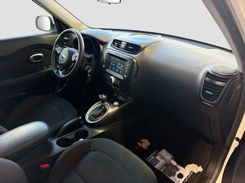 Used 2019 Kia Soul w/ Convenience Package FWD image 12