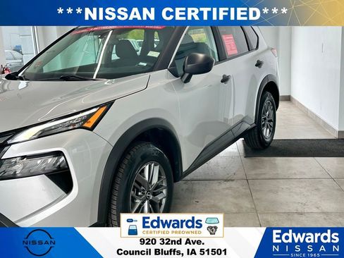 Used 2024 Nissan Rogue S AWD/4WD image 2