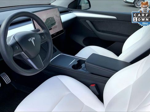 Used 2023 Tesla Model Y Performance image 15