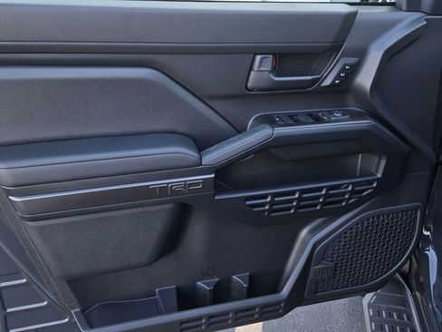 Certified 2026 Toyota 4Runner TRD Off-Road Premium AWD/4WD image 9