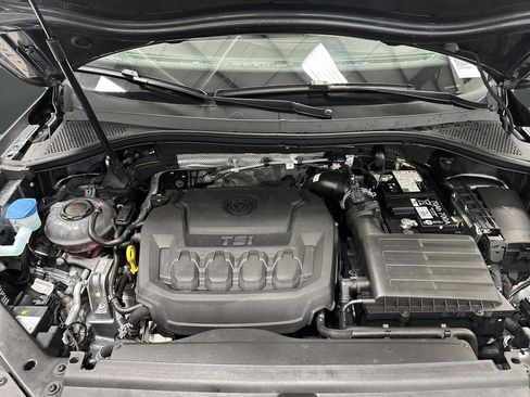 Used 2024 Volkswagen Tiguan SEL R-Line image 38