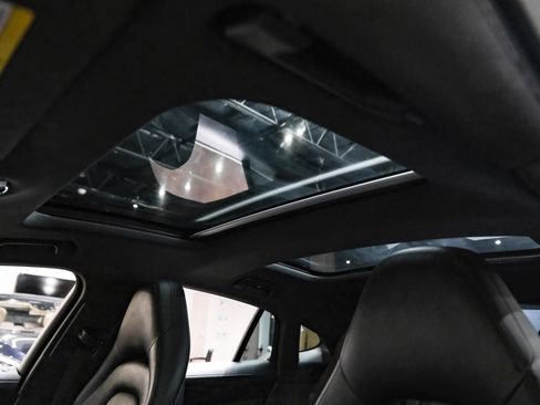 Used 2018 Porsche Panamera 4 image 5
