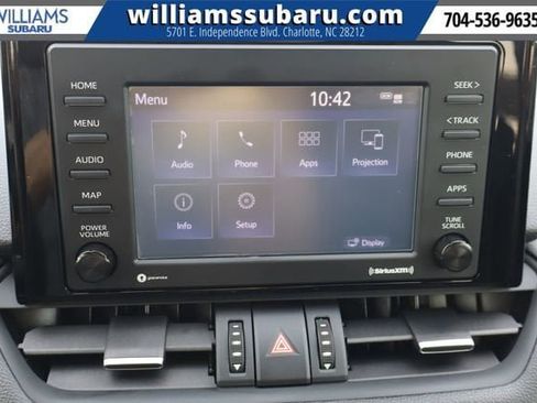 Used 2022 Toyota RAV4 XLE Premium image 28