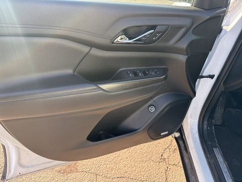 Used 2021 GMC Acadia SLT image 16