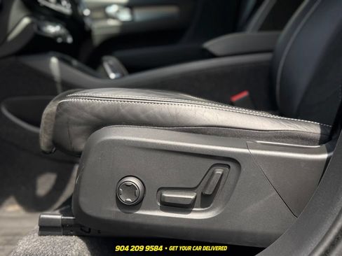 Used 2022 Volvo XC40 T5 R-Design w/ Climate Package AWD/4WD image 17