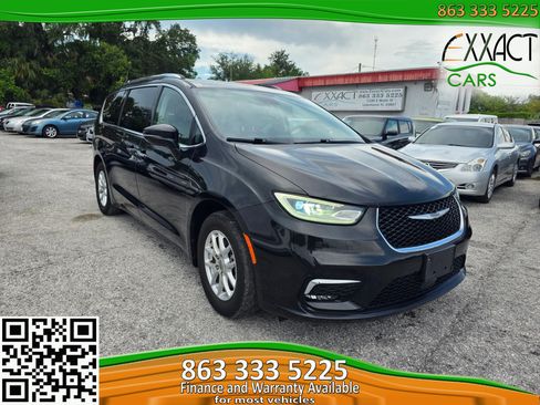 Used 2021 Chrysler Pacifica Touring-L FWD image 1