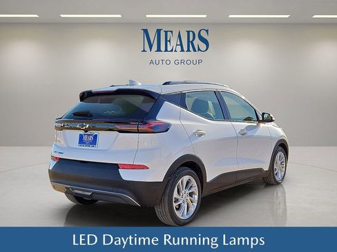 Used 2023 Chevrolet Bolt EUV LT w/ Driver Confidence Package image 6