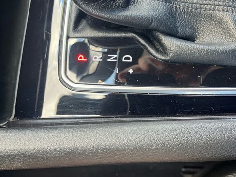 Used 2025 Jeep Compass Latitude w/ Sun & Sound Group AWD/4WD image 28