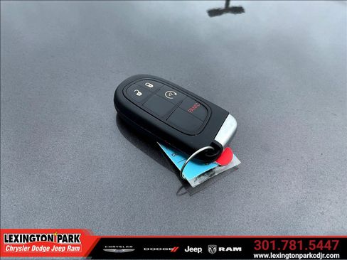 Used 2018 RAM 1500 Laramie w/ Convenience Group AWD/4WD image 35