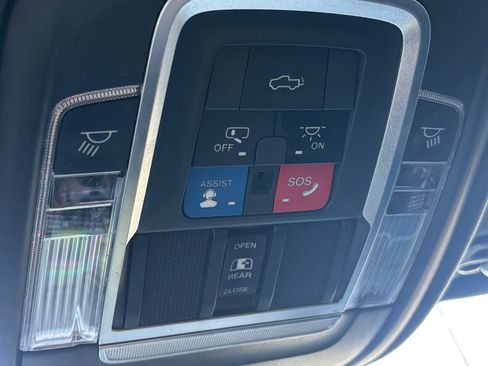 Used 2020 RAM 1500 Limited w/ Black Appearance Package image 7