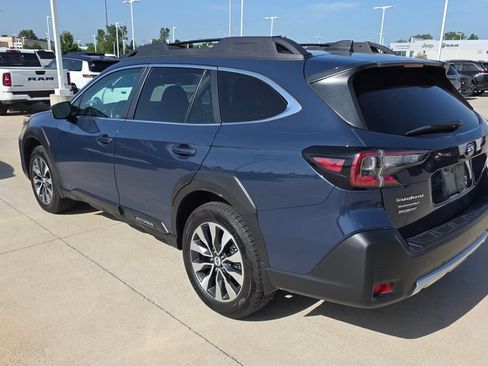 Used 2025 Subaru Outback Limited AWD/4WD image 3