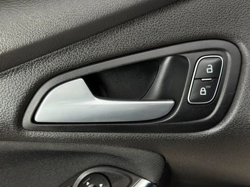 Used 2018 Ford Focus ST FWD image 25