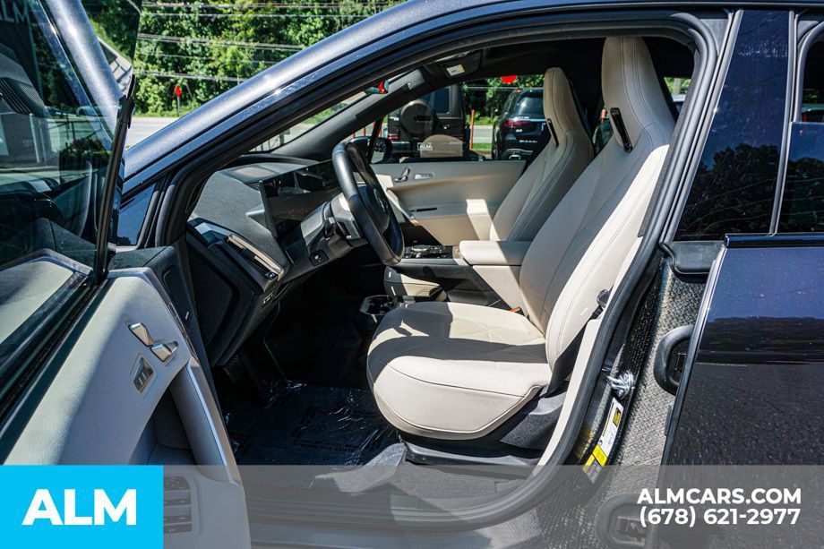 Used 2024 BMW iX xDrive50 w/ Premium Package AWD/4WD image 20