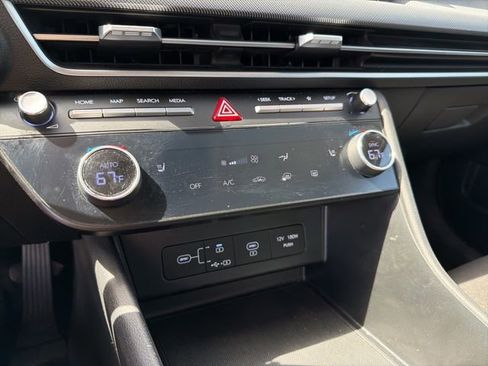Certified 2025 Hyundai Sonata SEL image 17