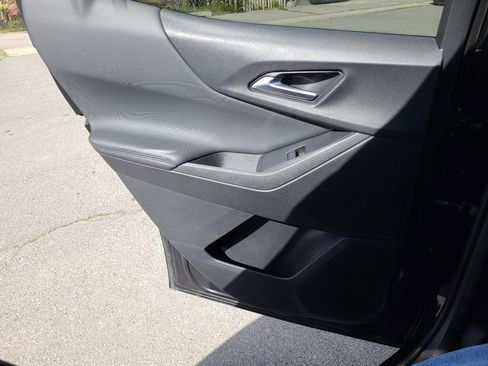 Used 2025 Chevrolet Equinox LT FWD image 28