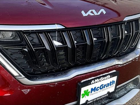 Used 2024 Kia Carnival LX image 26