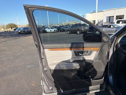 Used 2017 Honda CR-V EX-L image 9