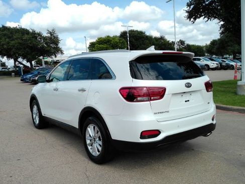 Used 2019 Kia Sorento AWD w/ LX Convenience Package image 9