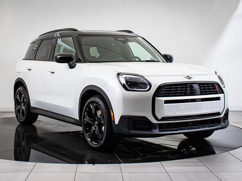Certified 2025 MINI Cooper Countryman S image 12