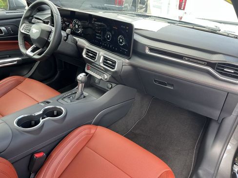 Used 2025 Ford Mustang Premium RWD image 30