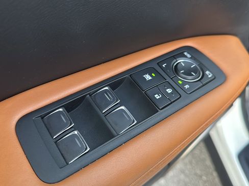 Used 2022 Lexus RX 350L Premium image 18