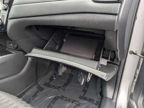 Used 2018 Nissan Rogue SV AWD/4WD image 24
