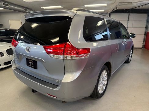 Used 2014 Toyota Sienna Limited image 6