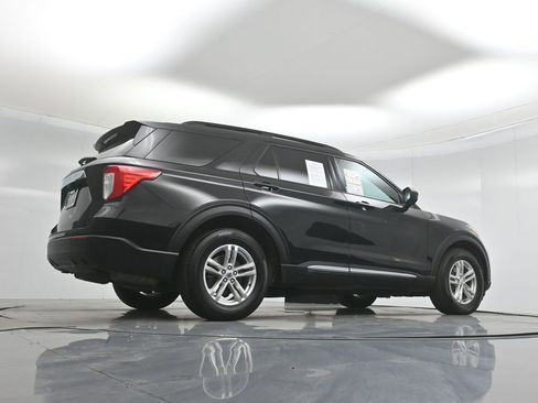 Certified 2022 Ford Explorer XLT image 52