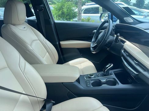 Used 2024 Cadillac XT4 Premium Luxury w/ Active Safety Package FWD image 6
