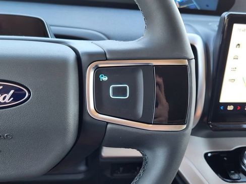 New 2026 Ford Expedition Active image 28