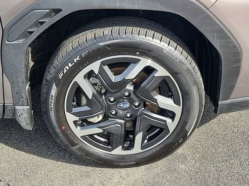 Used 2025 Subaru Forester Premium image 8