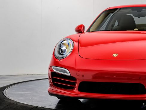Used 2014 Porsche 911 Turbo S AWD/4WD image 36