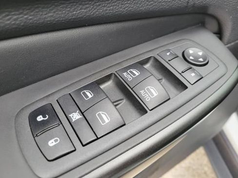 Used 2022 Jeep Cherokee Trailhawk AWD/4WD image 17