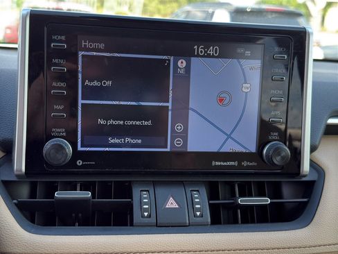 Used 2019 Toyota RAV4 Limited w/ Cold Weather Package FWD image 17