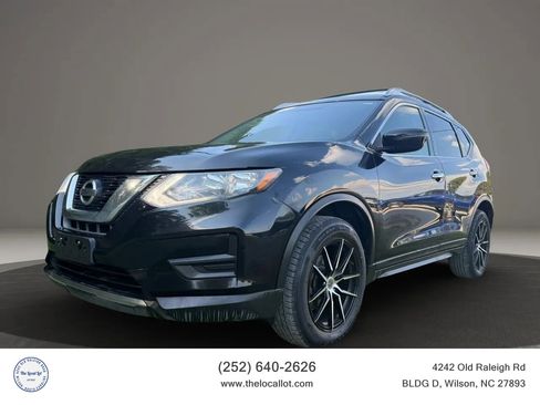 Used 2017 Nissan Rogue S w/ S Appearance Package AWD/4WD image 1