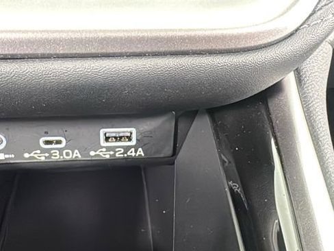 Certified 2025 Subaru Outback Premium image 32