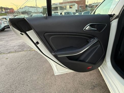 Used 2018 Mercedes-Benz CLA 250 image 32