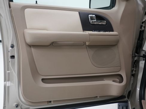 Used 2006 Ford Expedition XLT RWD image 15