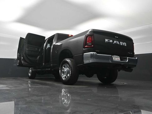 Used 2025 RAM 2500 Tradesman AWD/4WD image 31