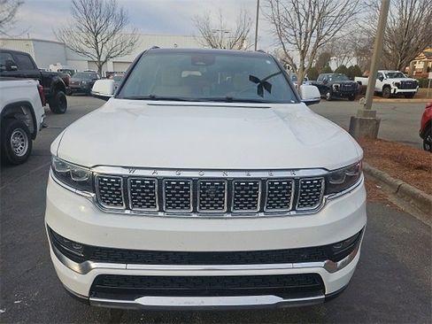 Used 2022 Jeep Grand Wagoneer Series III w/ Rear Seat Video Group 1 image 3